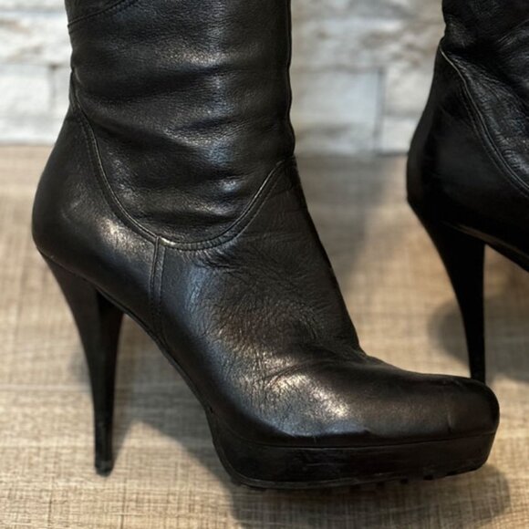 GUESS High Heeled Platform Boots - SIZE 8.5 - Picture 6 of 9